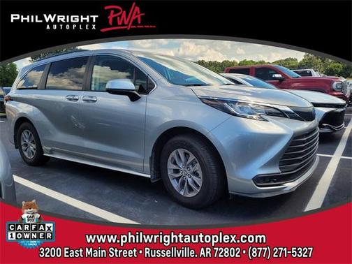 2022 Toyota Sienna LE