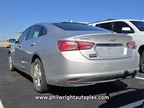 2022 Chevrolet Malibu FWD LT