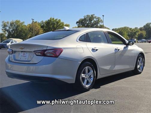 2022 Chevrolet Malibu FWD LT