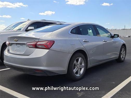 2022 Chevrolet Malibu FWD LT