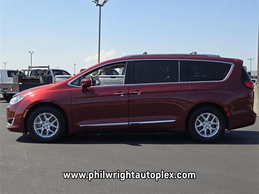 2020 Chrysler Pacifica Touring L