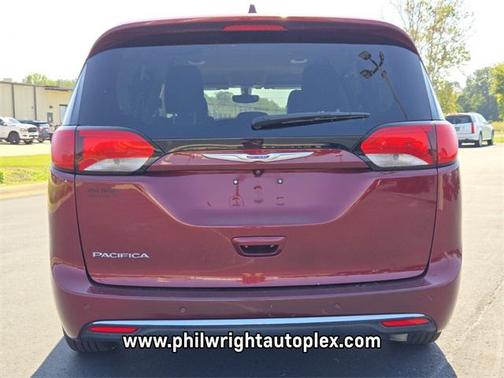 2020 Chrysler Pacifica Touring L
