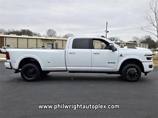 2026 RAM 3500 Limited Crew Cab 4x4 8' Box