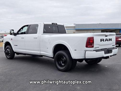 2026 RAM 3500 Limited Crew Cab 4x4 8' Box