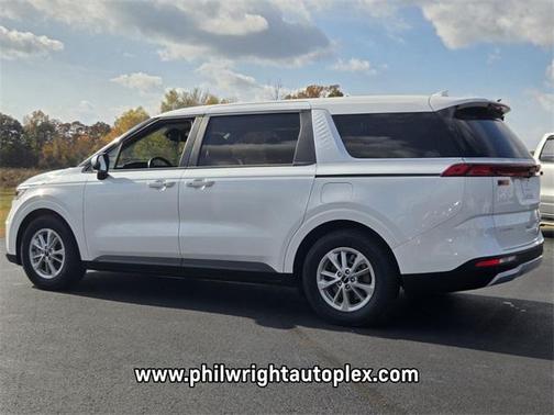 2024 Kia Carnival LX