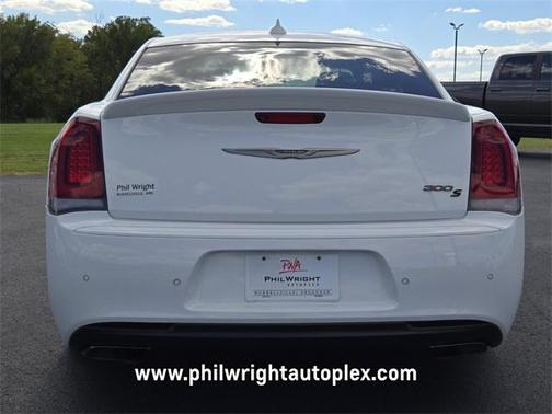 2019 Chrysler 300 S