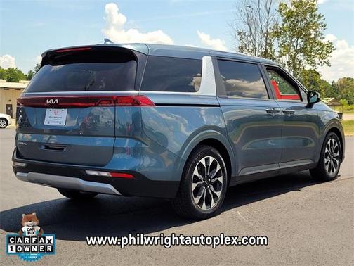 2024 Kia Carnival EX