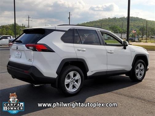2021 Toyota RAV4 Hybrid XLE