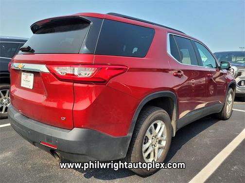 2020 Chevrolet Traverse LT Cloth