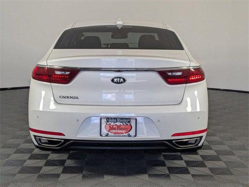 2019 Kia Cadenza Premium