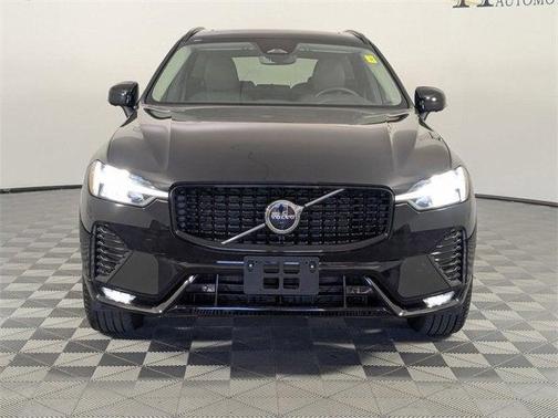 2025 Volvo XC60 B5 Plus