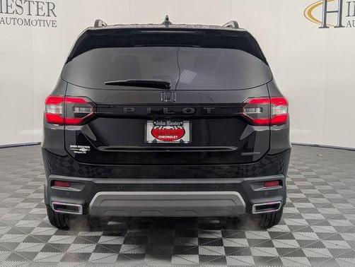 2023 Honda Pilot Touring 8-Passenger