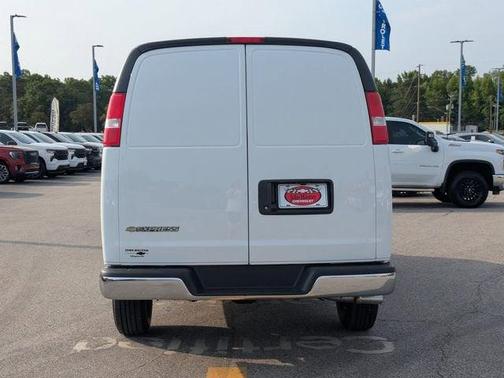 Summit White 2026 Chevrolet Express 2500 LT