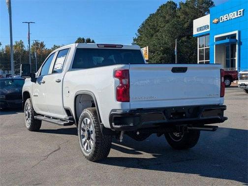 2026 Chevrolet Silverado 2500 Custom