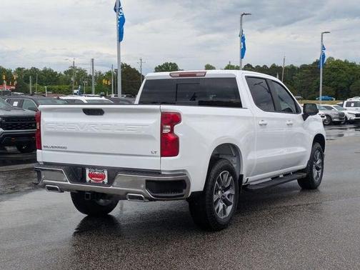 Summit White 2026 Chevrolet Silverado 1500 LT