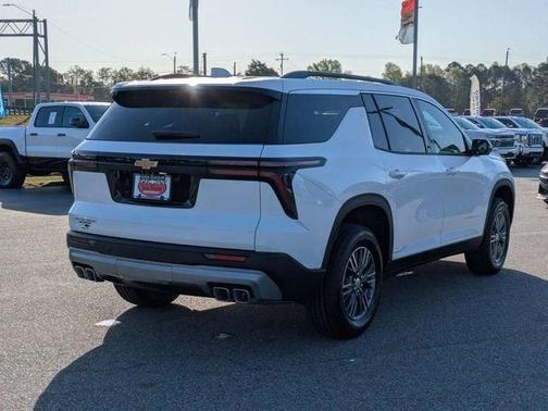 Summit White 2026 Chevrolet Traverse LT