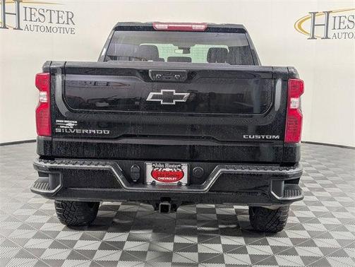 2022 Chevrolet Silverado 1500 Custom Trail Boss