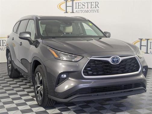 2022 Toyota Highlander Hybrid XLE