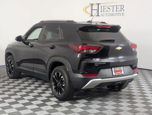 Mosaic Black Metallic 2023 Chevrolet Trailblazer LT