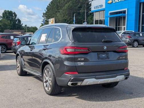 Dark Graphite Metallic 2023 BMW X5 sDrive40i