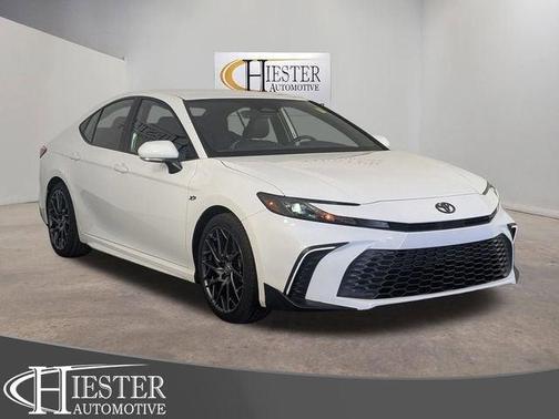 Ice Cap 2025 Toyota Camry LE