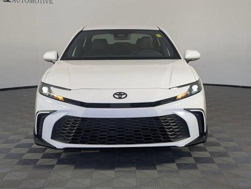 Ice Cap 2025 Toyota Camry LE