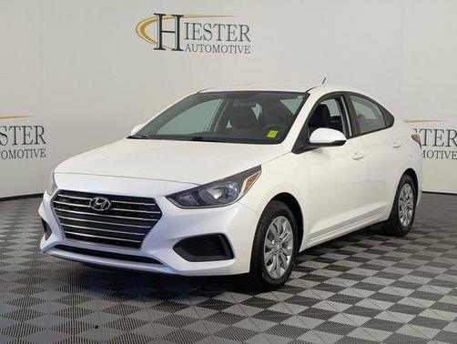 Frost White Pearl 2022 Hyundai Accent SE