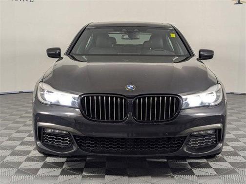 2018 BMW 740 740i