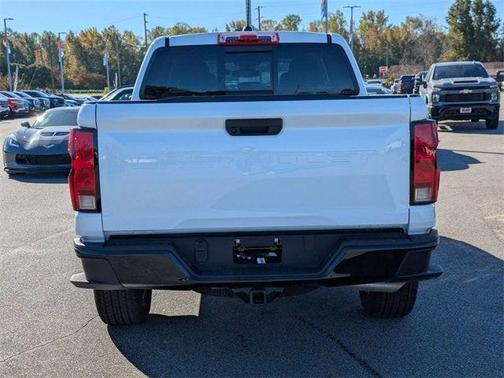 2024 Chevrolet Colorado WT