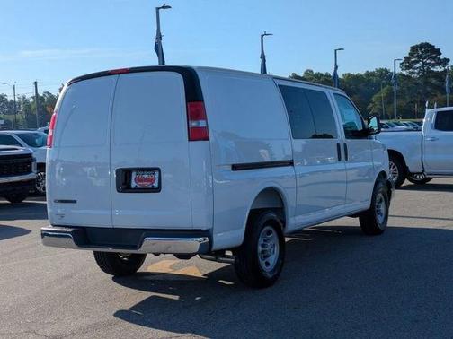 Summit White 2026 Chevrolet Express 2500 LT