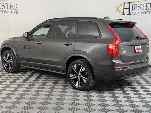 2023 Volvo XC90 Recharge Plug-In Hybrid T8 Plus Dark Theme 7-Seater