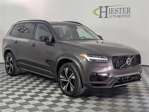 2023 Volvo XC90 Recharge Plug-In Hybrid T8 Plus Dark Theme 7-Seater