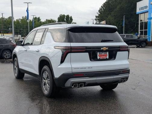 Polar White Tricoat 2026 Chevrolet Traverse LT