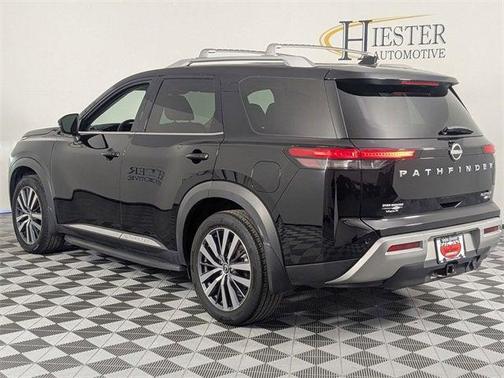 2022 Nissan Pathfinder Platinum 4WD