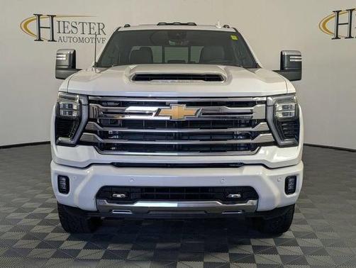 Iridescent Pearl Tricoat 2024 Chevrolet Silverado 2500 High Country
