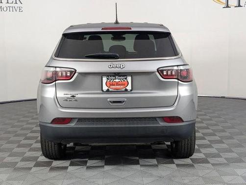 Billet Silver Metallic Clearcoat 2023 Jeep Compass Sport