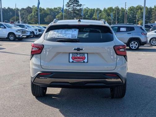 White Sands 2026 Chevrolet Trax FWD ACTIV