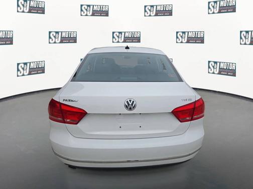 Candy White 2015 Volkswagen Passat 1.8T Auto SE w/Sunroof & Nav