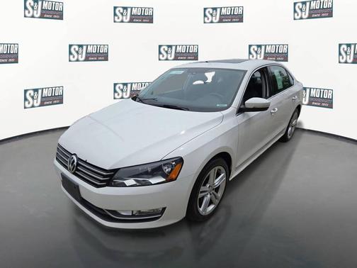 Candy White 2015 Volkswagen Passat 1.8T Auto SE w/Sunroof & Nav