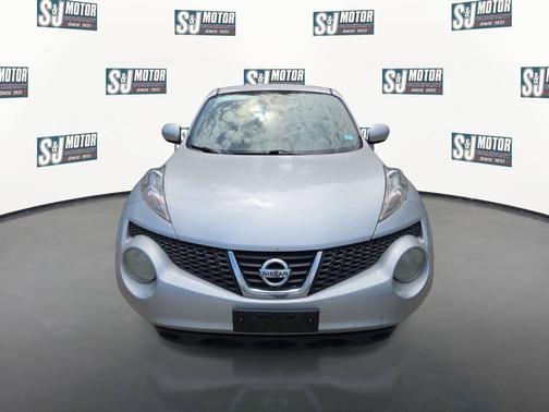 Brilliant Silver 2013 Nissan Juke SV