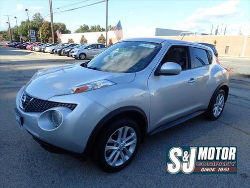 Brilliant Silver 2013 Nissan Juke SV