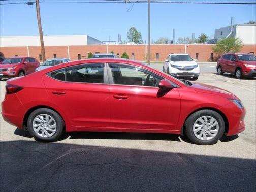 2019 Hyundai ELANTRA SE