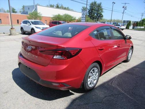 2019 Hyundai ELANTRA SE