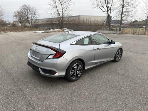 Photo 3 of 17 of 2017 Honda Civic EX-L