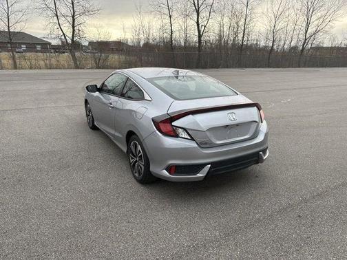 Photo 5 of 17 of 2017 Honda Civic EX-L