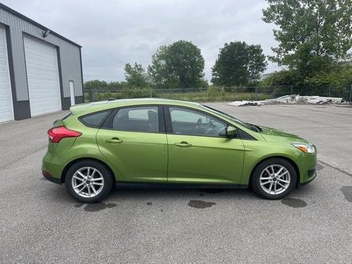 Photo 2 of 19 of 2018 Ford Focus SE