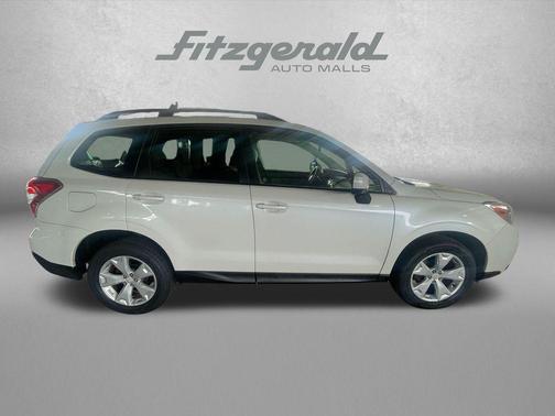 Crystal White Pearl 2016 Subaru Forester 2.5i Premium