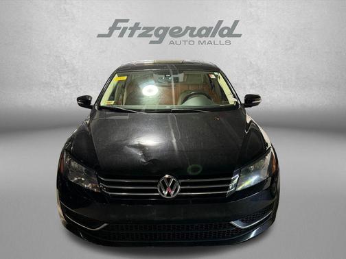 Black 2013 Volkswagen Passat 2.5 SE