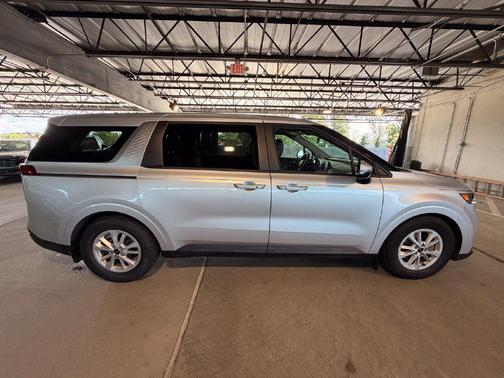 Silky Silver 2022 Kia Carnival LXS