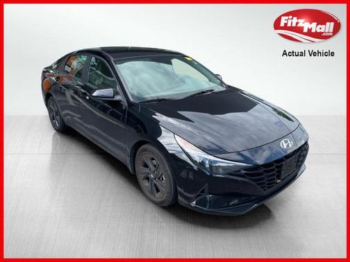 2022 Hyundai ELANTRA SEL